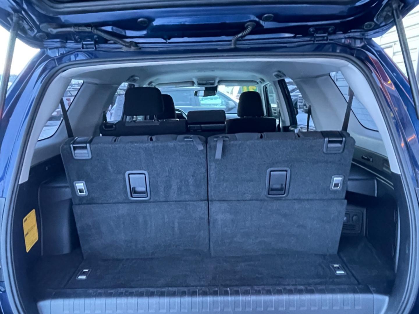 2021 Blue /charcoal cloth Toyota 4Runner SR5 4WD (JTEMU5JR4M5) with an 4.0L V6 DOHC 24V engine, 5A transmission, located at 1960 Industrial Drive, Wasilla, 99654, (907) 274-2277, 61.573475, -149.400146 - Photo#8